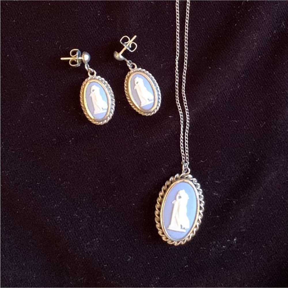 Wedgwood vintage blue jasperware necklace, and earrings set